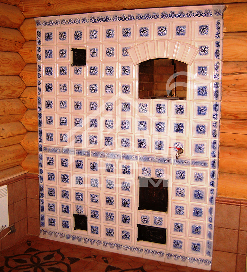 Банная печь, вид из комнаты отдыха